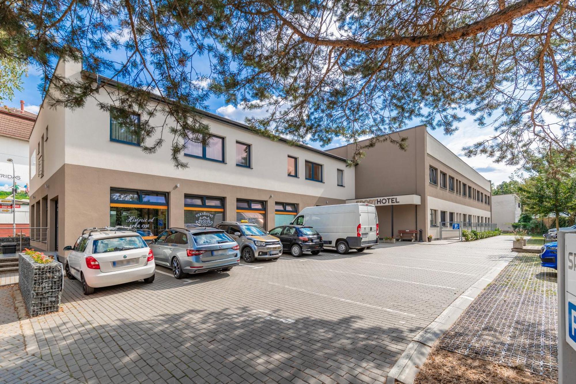 Sport Hotel Centrum Валашске-Мезиржичи Экстерьер фото